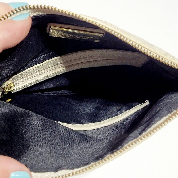 NWOT Ivory Brocade Wristlet Clutch - Picture 5 of 6